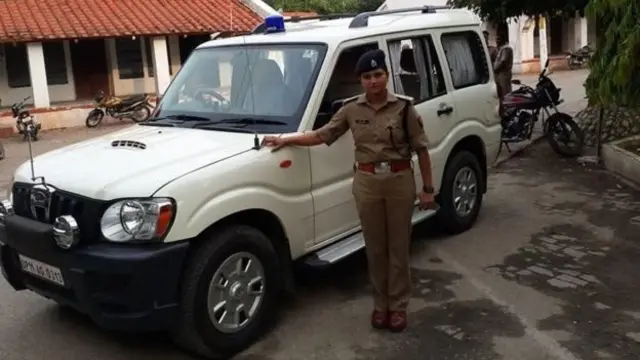 இளம் காவல்துறை அதிகாரி ஸ்ரேஷ்டா சிங்