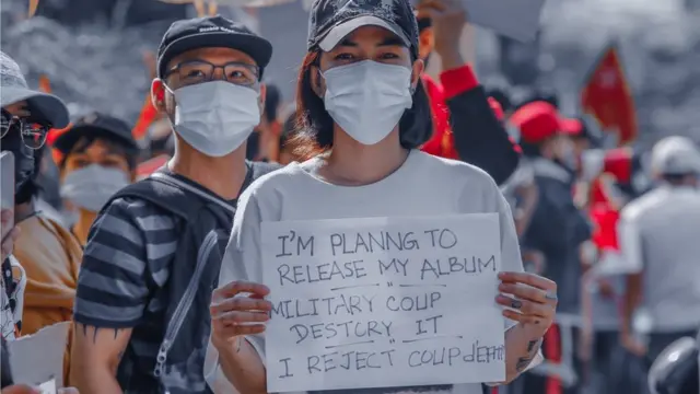 တကယ့်ကိုတစ်ဖက်သတ်ကြီးအမိန့်ချ တစ်ဖက်သတ်ကြီးပြောဆိုနေတဲ့ဇာတ်လမ်းတစ်ပုဒ်ပါပဲ - မသဇင်ညွန့်အောင်