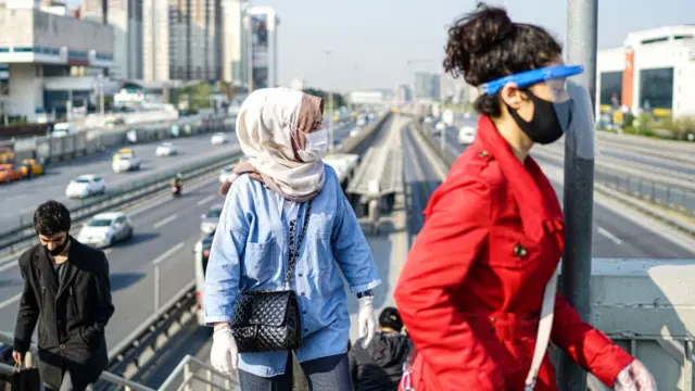 Türkiye, maske ve plastik eldiven atıklarıyla nasıl başa çıkıyor?