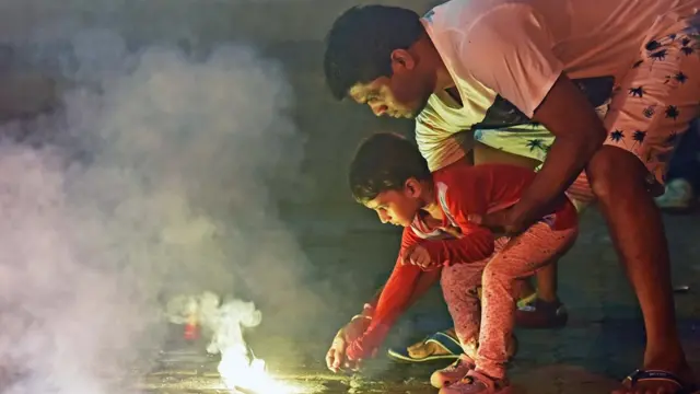 पटाखे बिक्री