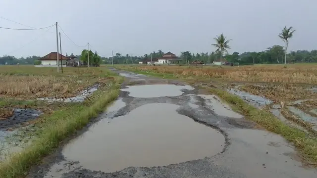 jalan rusak lampung