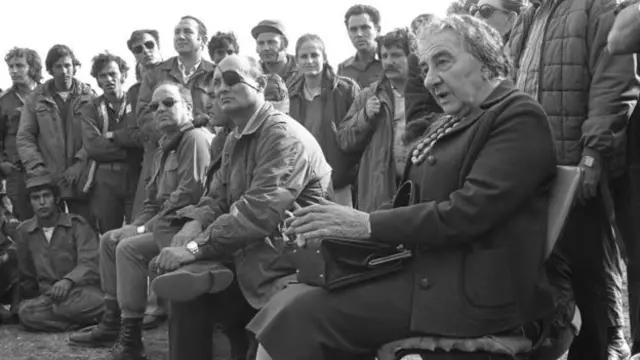 ইসরায়েলি সৈনিকদের সঙ্গে গোল্ডা মেয়ার