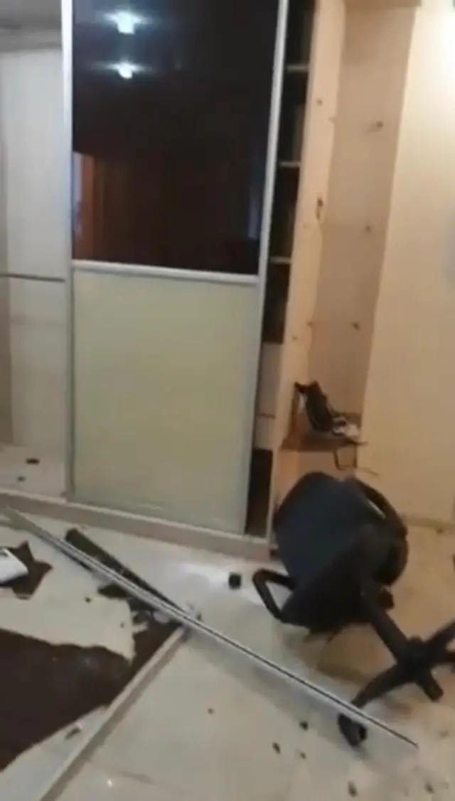 Заради відео в TikTok. У Києві судитимуть молодиків, які влаштували погром в орендованій квартирі