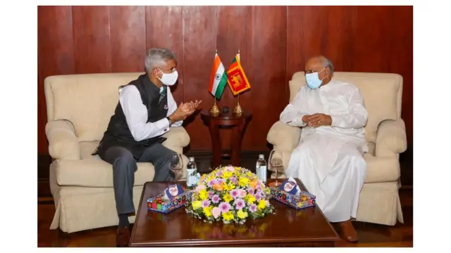 ඉන්දීය විදේශ අමාත්‍ය සුබ්‍රමනියම් ජයෂන්කර් ශ්‍රී ලංකා විදේශ අමාත්‍ය දිනේශ් ගුණවර්ධන සමඟ
