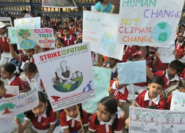 હૈદરાબાદ વિરોધ પ્રદર્શન કરતા બાળકો