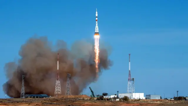 Старт ракеты "Союз-2.1а"