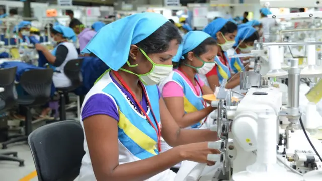 'අපි ණයට මගුල් කන රටක්'