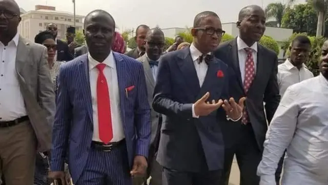 Aworan afegbua ati awon agbejoro re