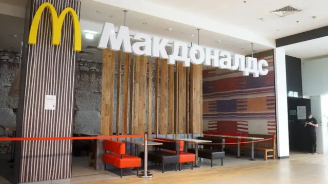 Закрытый ресторан McDonald's в Белой Даче