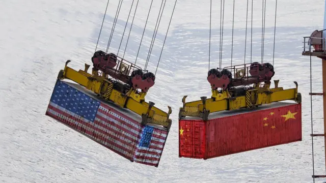 চীনের সাথে বাণিজ্যে শুল্ক ব্যবস্থা বজায় রেখেছেন জো বাইডেনও