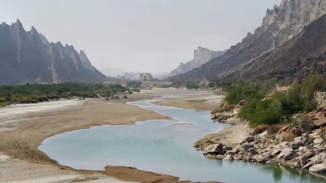 Sveta reka Hingol, gde se hodočasnici kupaju pre posete svetilištu Hinglaž Mata