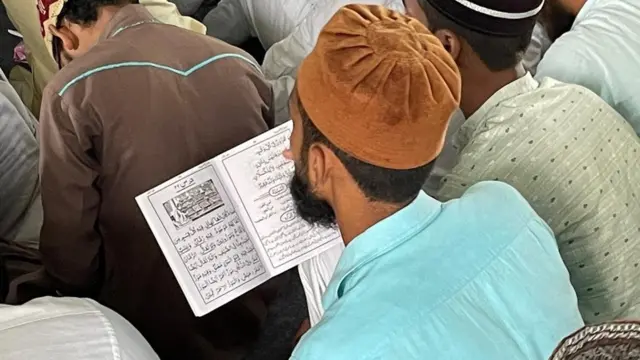 लखनऊ के एक मदरसे में छात्र