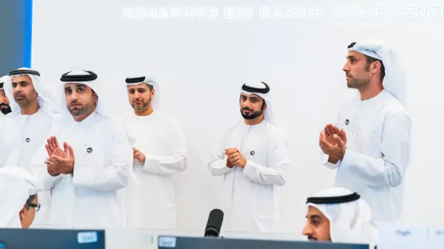 فريق مركز محمد بن راشد للفضاء