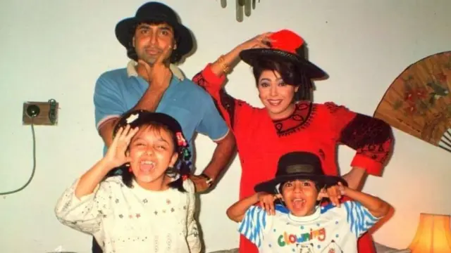 তৎকালীন স্ত্রী দিতি এবং সন্তানদের সাথে সোহেল চৌধুরী