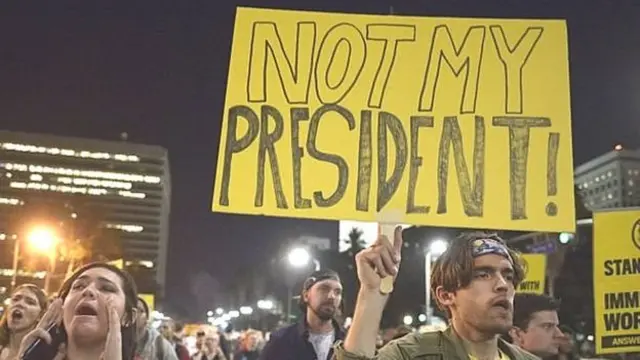 नवनिर्वाचित राष्ट्रपति डोनल्ड ट्रंप के ख़िलाफ़ विरोध प्रदर्शन