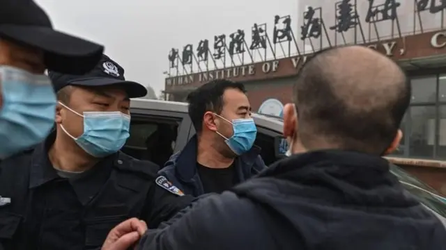 चीन ने वुहान की 'लैब-लीक थ्योरी' को पूरी तरह ख़ारिज कर दिया है