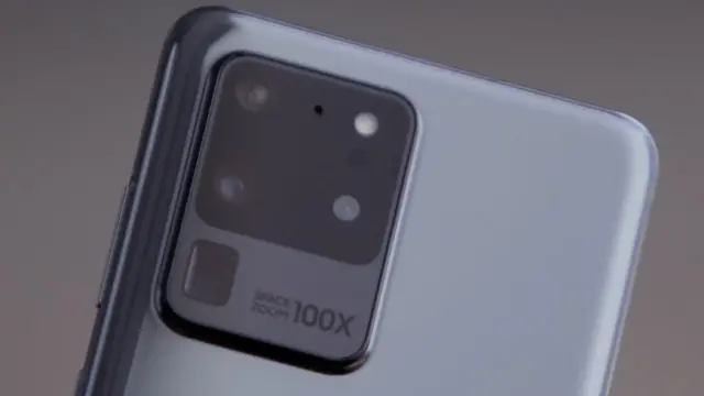 এস২০ তে একটি প্রিজম রয়েছে যা আলো ডিভাইসটির ভেতরে সবচেয়ে বড় সেন্সরে প্রতিফলিত করে।