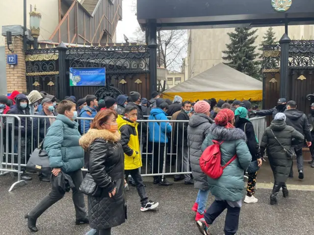 Ўзбекистоннинг Москвадаги элчихонасида овоз бериш