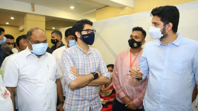 अनिल परब आदित्य ठाकरे आणि वरूण सरदेसाई