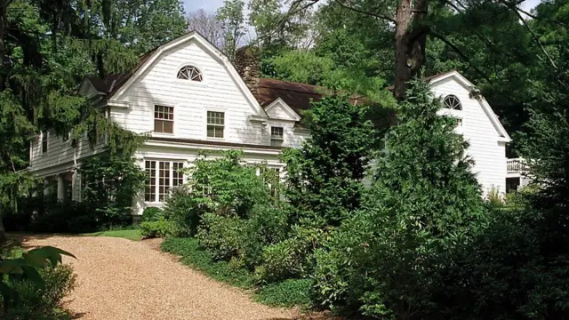 د کلنټن کور