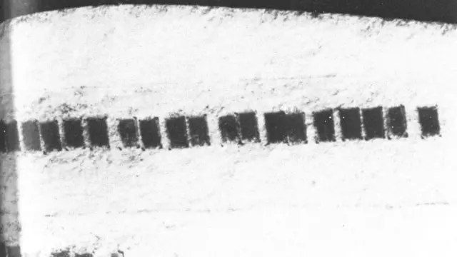 Микроточки на внутренней стороне конверта, посланного во время Второй мировой войны немецкими шпионами из Мехико в Лиссабон