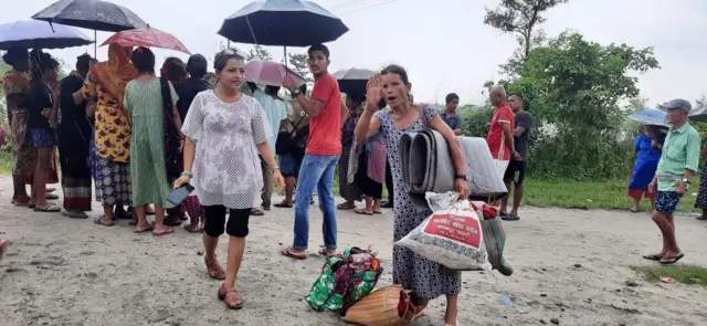 बेलकामा मानिसहरू घर फर्किन थालेका छन्