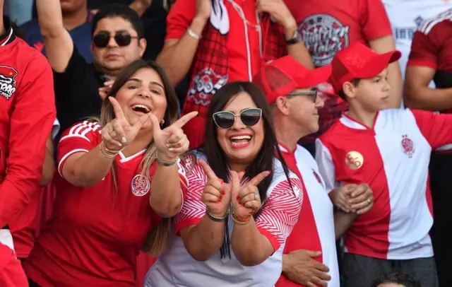 Magoya bayan ƙungiyar Morocco ta Wydad Casablanca ke goya wa kulob ɗinsu baya a gabannin gasar cin kofin nahiyar Afrika a ranar Litinin