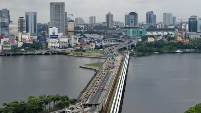 சிங்கப்பூர்