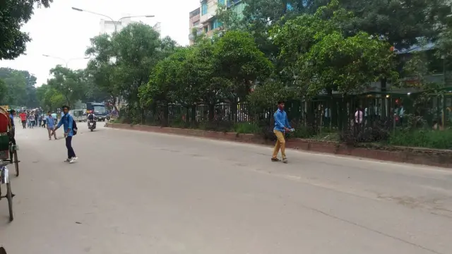 বাস নেই শহরের কোথাও