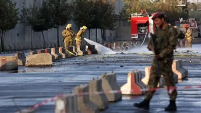 пожарные моют мостовую, Кабул