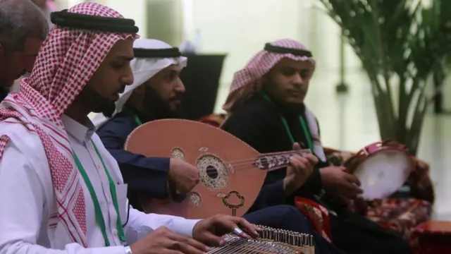 أطلق المغردون حملة على تويتر تطالب بتعليم الموسيقى في المدارس السعودية.