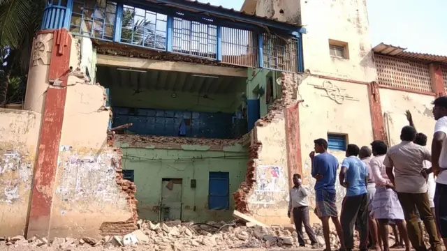 இடிந்த கட்டடம்