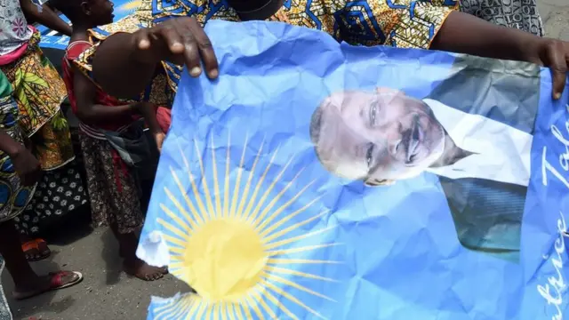 Bénin, Politique, Société.