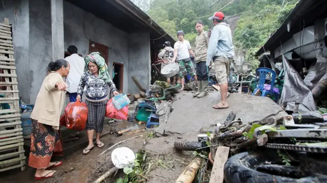 Bali, longsor, bencana alam