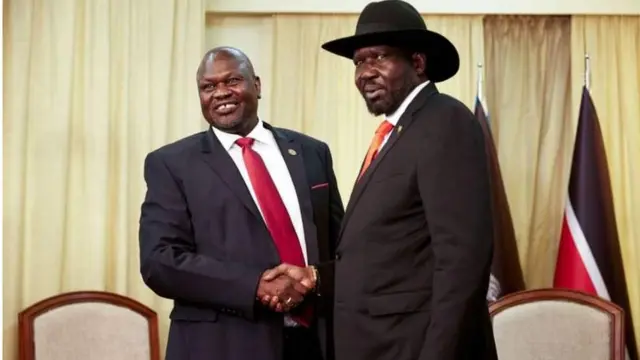 A watan jiya ne ya kamata Riek Machar a hannun hagu tare da shugaba Salva Kiir su kafa gwamnatin hadin gwiwa a Sudan ta Kudu