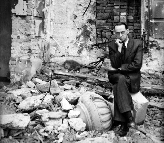 Quién fue Carl Lutz Weg, el olvidado "Schindler suizo" que lideró el