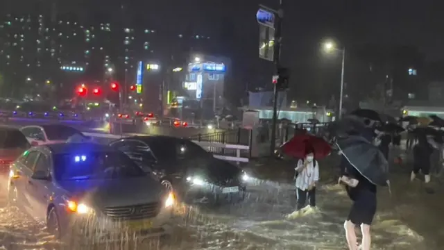 소상공인들은 재해구호법에 따라 점포당 최대 200만원까지 금액의 기금을 지원받을 수 있을 전망이다