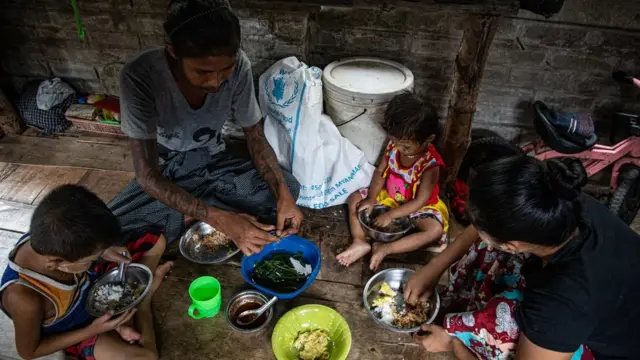 ၃ သန်းလောက် အထောက်အပံ့တွေ အရေးတကြီး လို