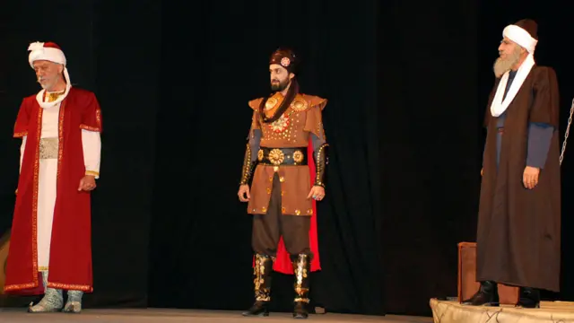 نمایشنامه "فردوسی"