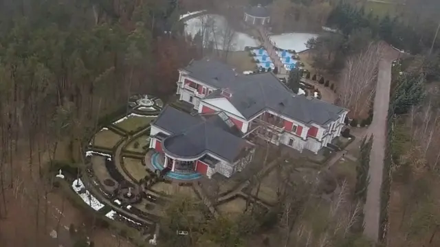 Топ маєтків української еліти