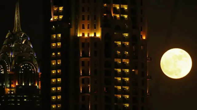 સુપરમૂનની તસવીર