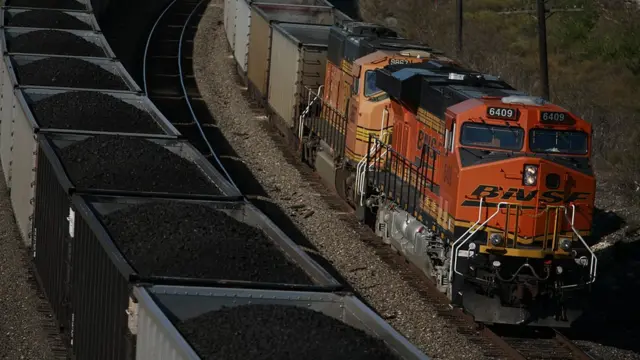 Trenes de una empresa perteneciente e Berkshire Hathaway.