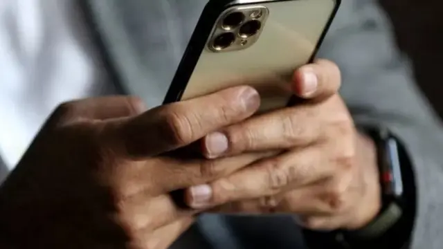 ਮੋਬਾਈਲ ਫ਼ੋਨ