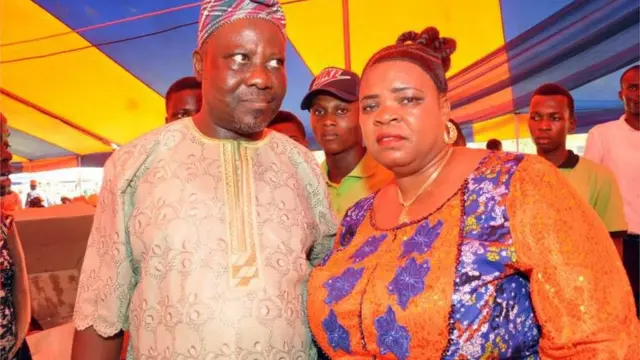 Sunday Ọmọbọlanle (Aluwẹ) ati Peju Ọmọbọlanle (Peju Ogunmọla)