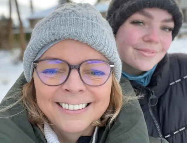 Jen iyo gabadheeda Carys Hardy