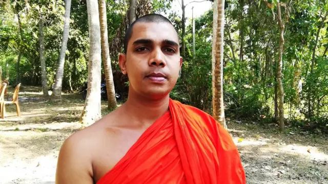 'සුචි' ජාතික පාසලේ ආචාර්ය මණ්ඩලයේ මොලොග්ගමුවේ ධම්මදින්න හිමි