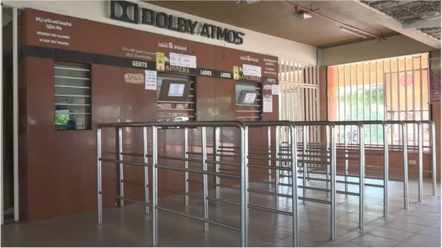 టికెట్ ధరలు పెంచినట్లు తెలిస్తే అధికారులు థియేటర్లను సీజ్ చేస్తున్నారు