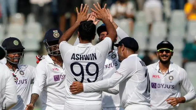 अश्विन और भारत के दूसरे गेंदबाज़