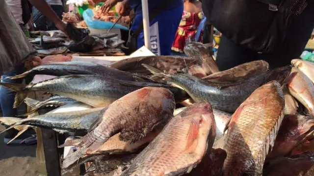 Etals du grand marché de Gambela à Kinshasa