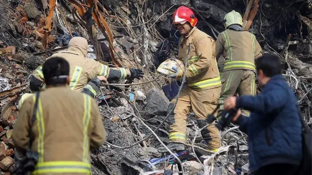 سخنگوی آتش‌نشانی شهرداری تهران گفته است که احتمالا امروز اجساد بیشتری از زیر آوار پلاسکو بیرون آورده می‌شوند.